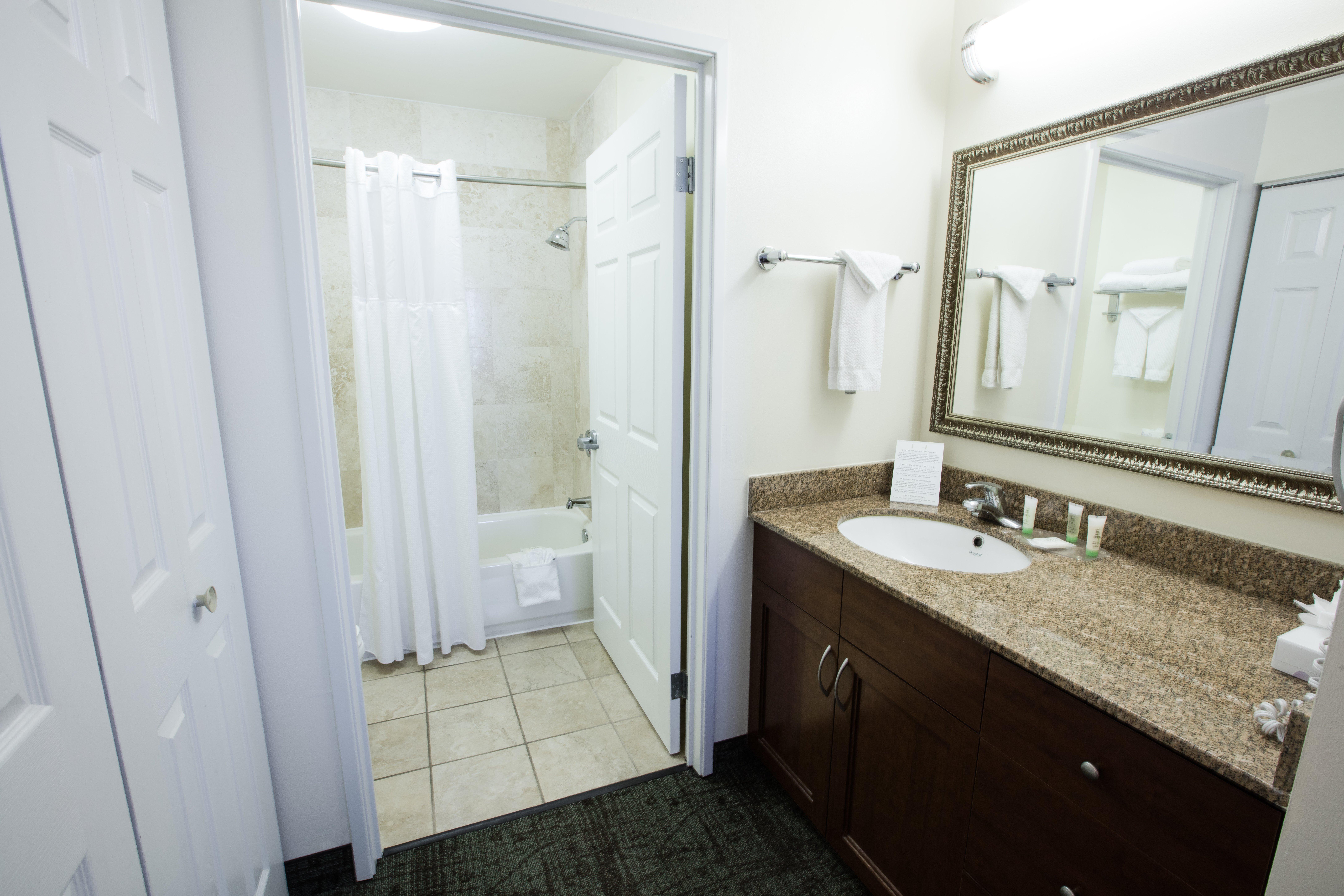 Staybridge Suites Austin Airport By Ihg Eksteriør billede