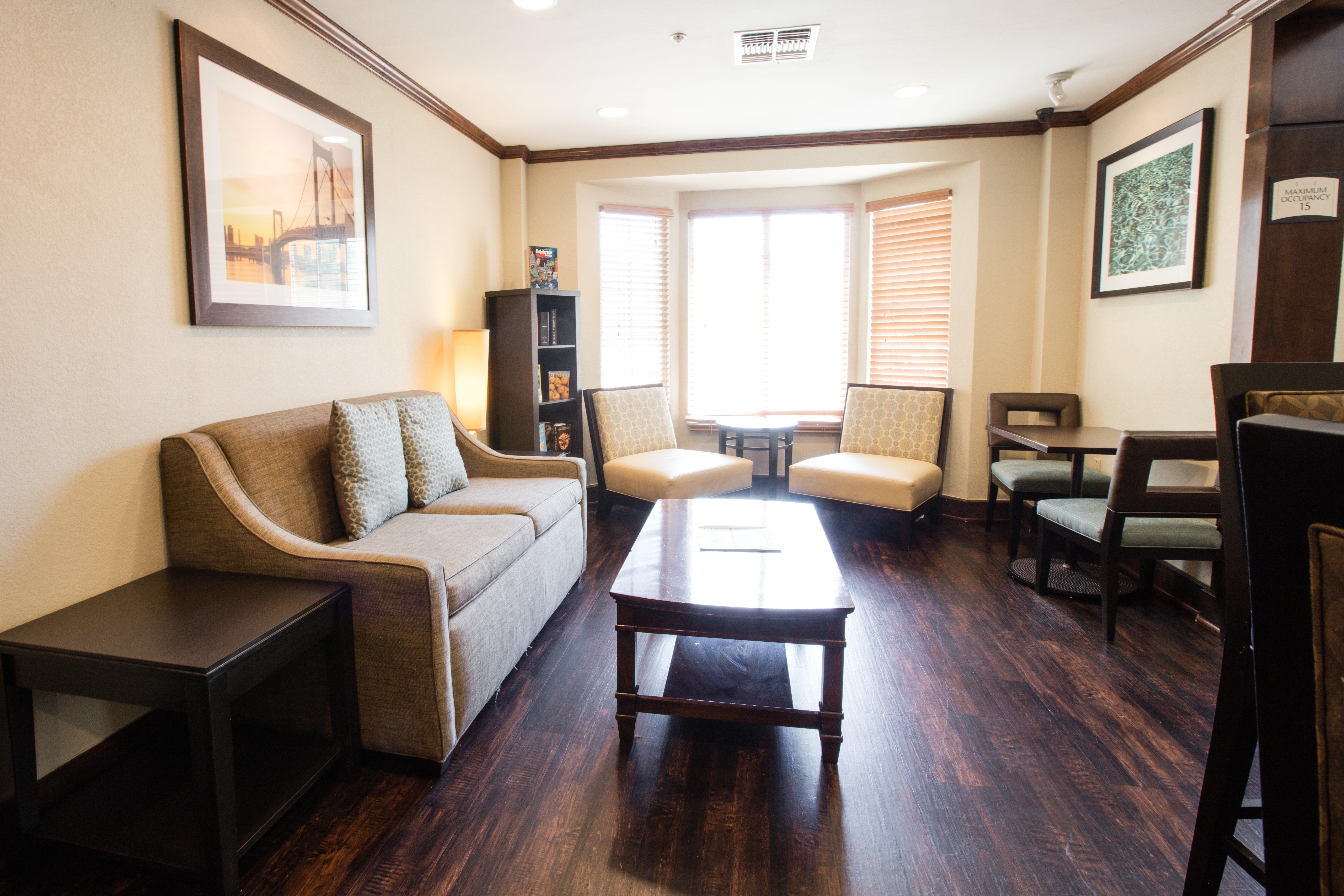 Staybridge Suites Austin Airport By Ihg Eksteriør billede